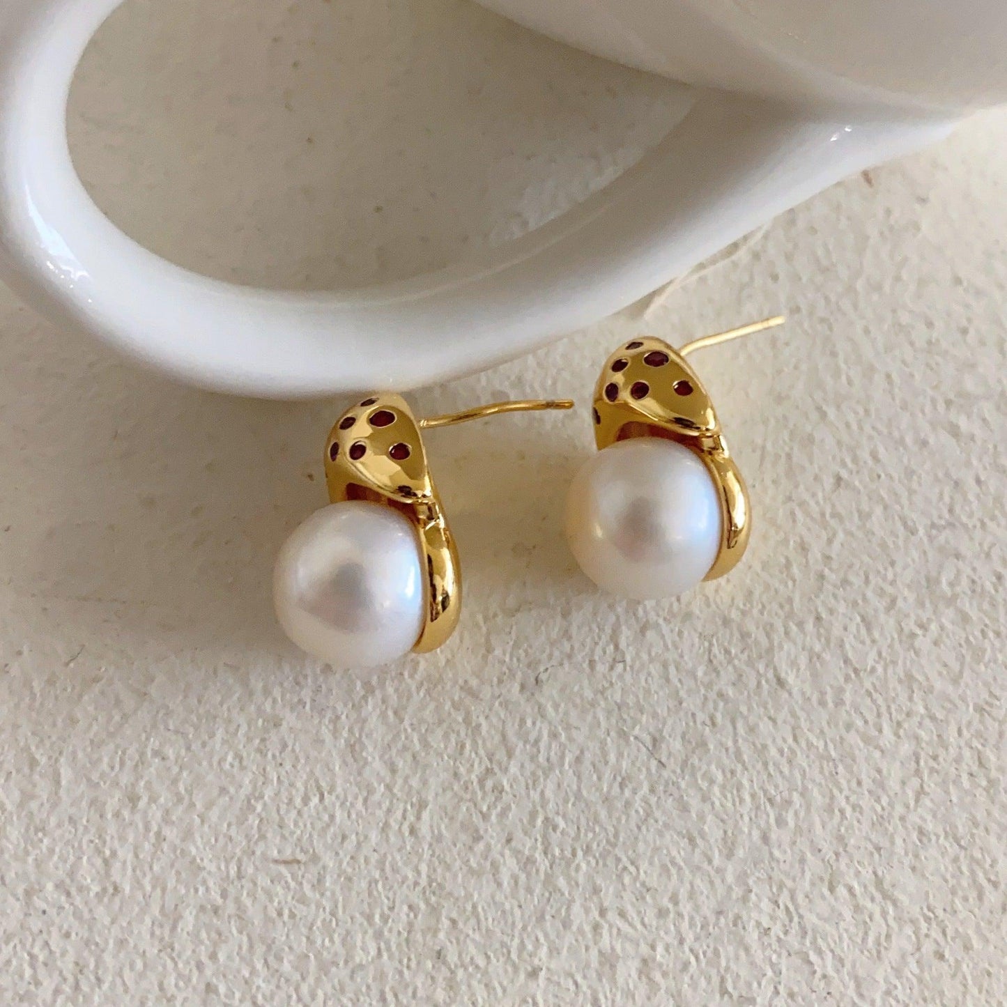 Freshwater pearl stud earrings