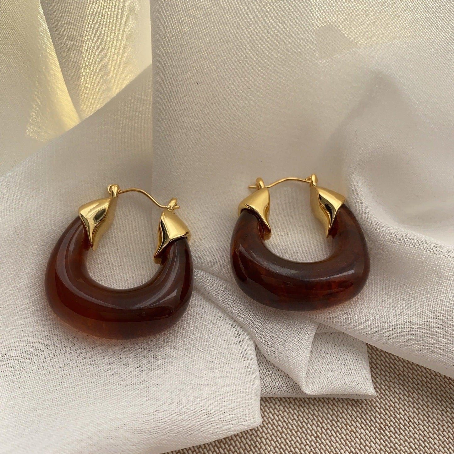 Amber European and American retro earrings