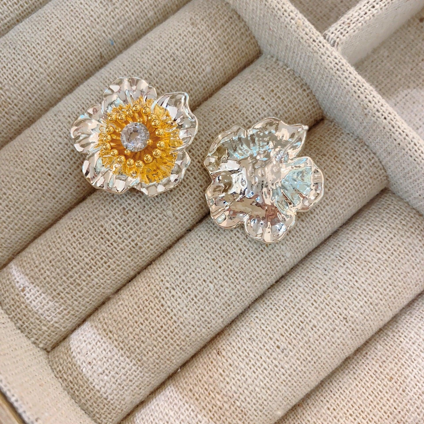 Mirror flower water moon retro French sunflower stud earrings