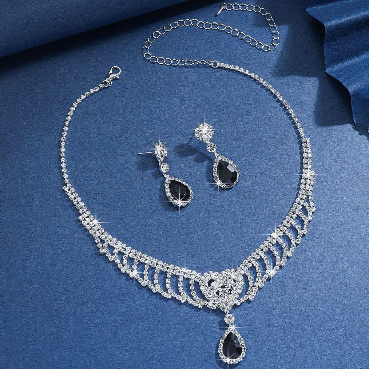 diamonds luxury necklace