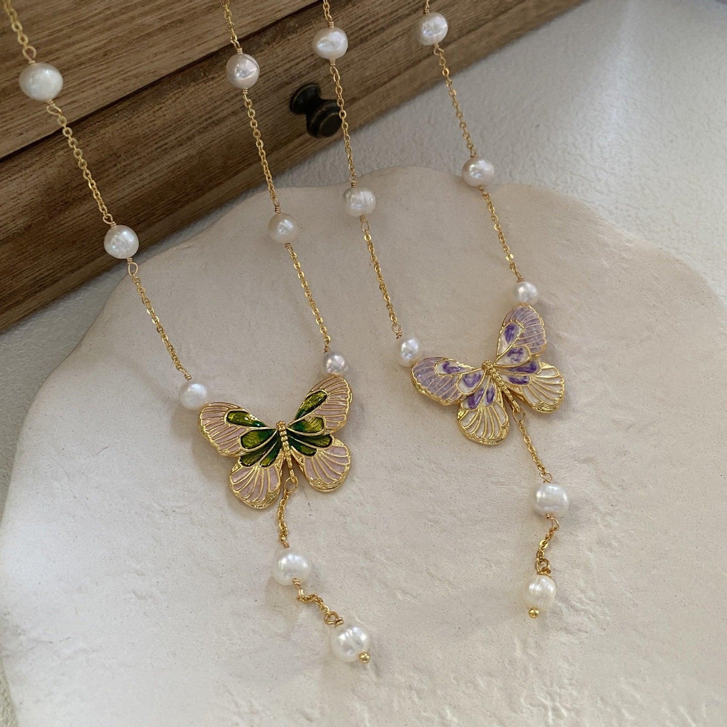 New Chinese butterfly wing pearl necklace