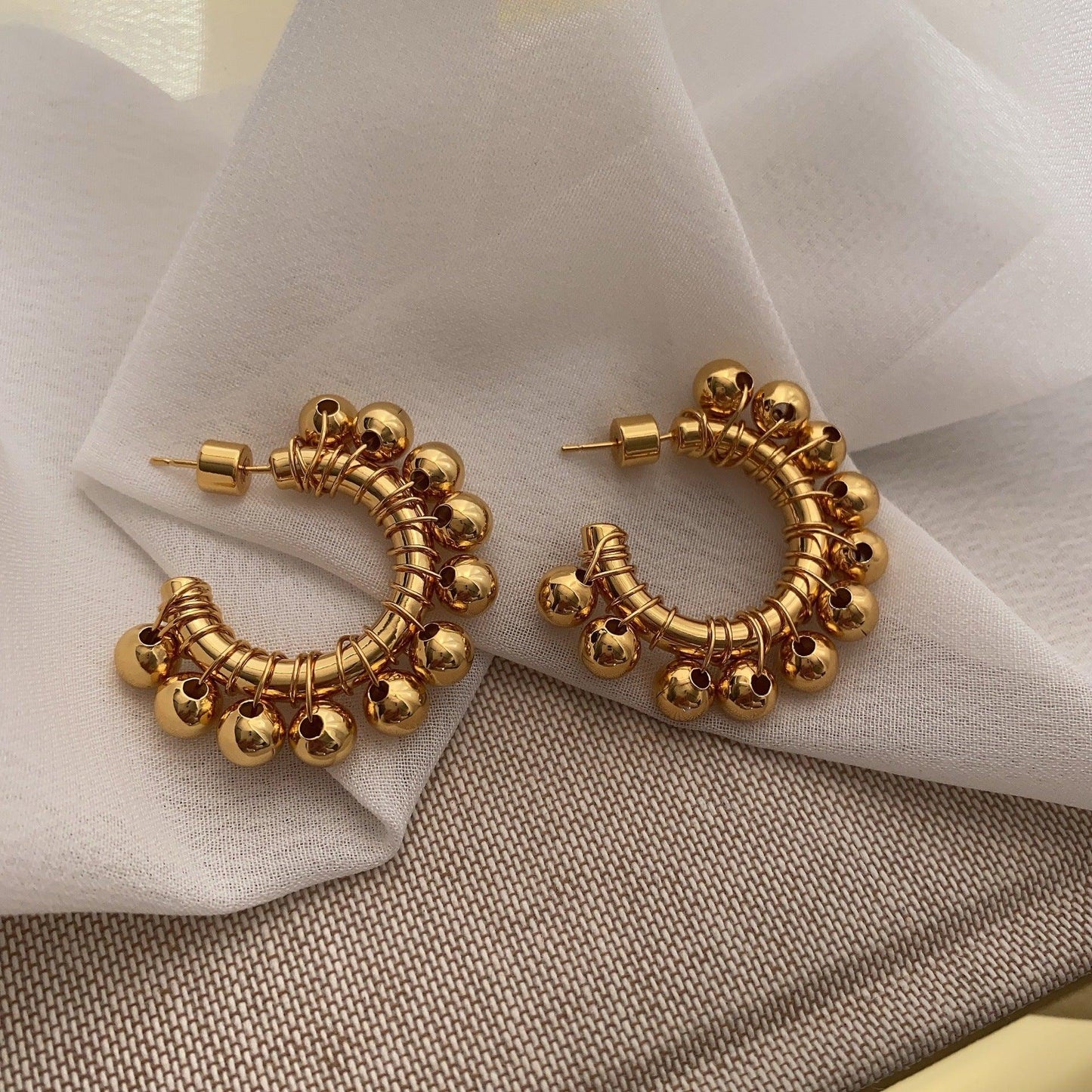 French retro exaggerated earrings