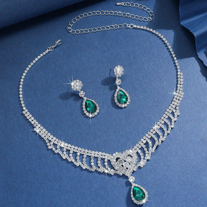 diamonds luxury necklace