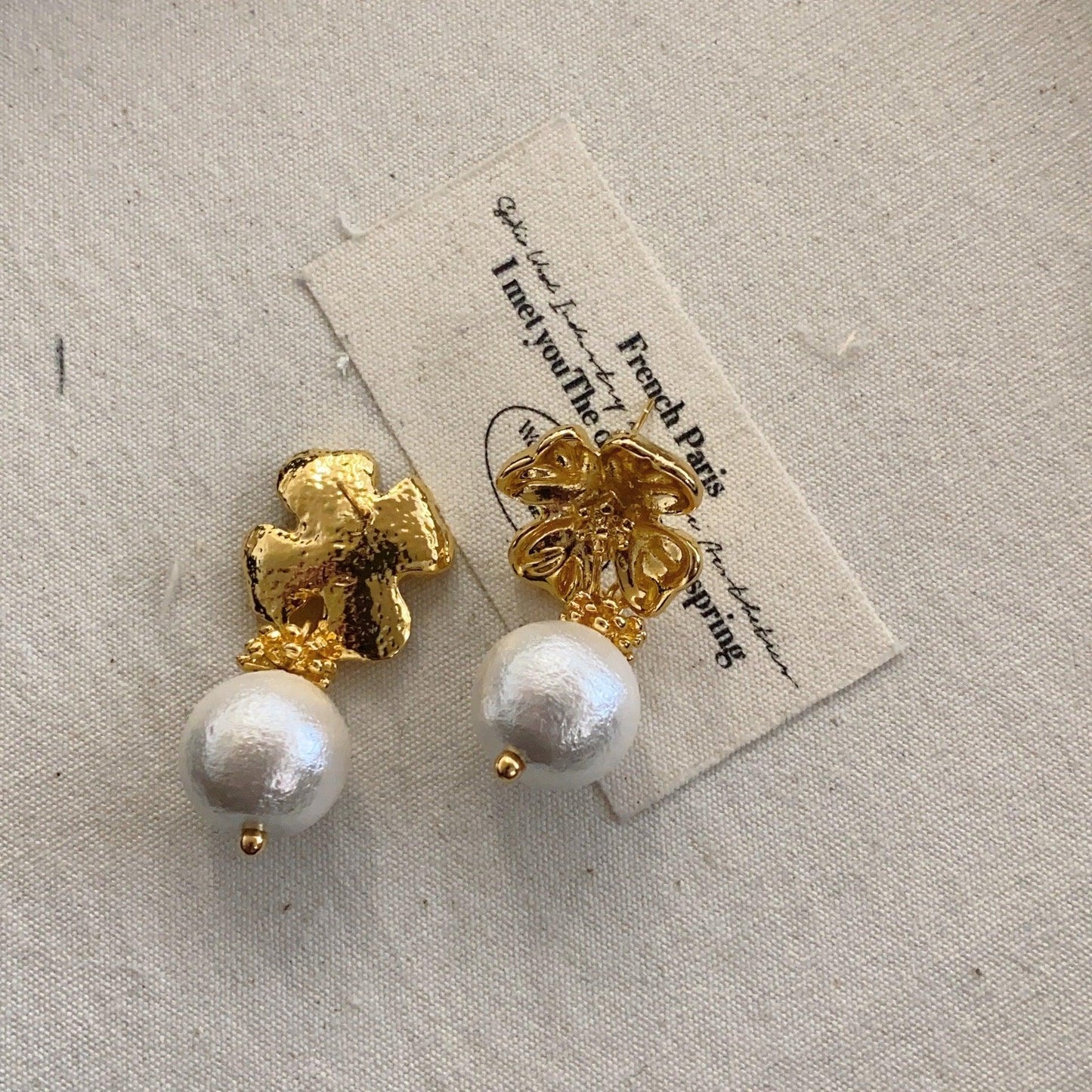 Texture pearl pendant metal flower earrings