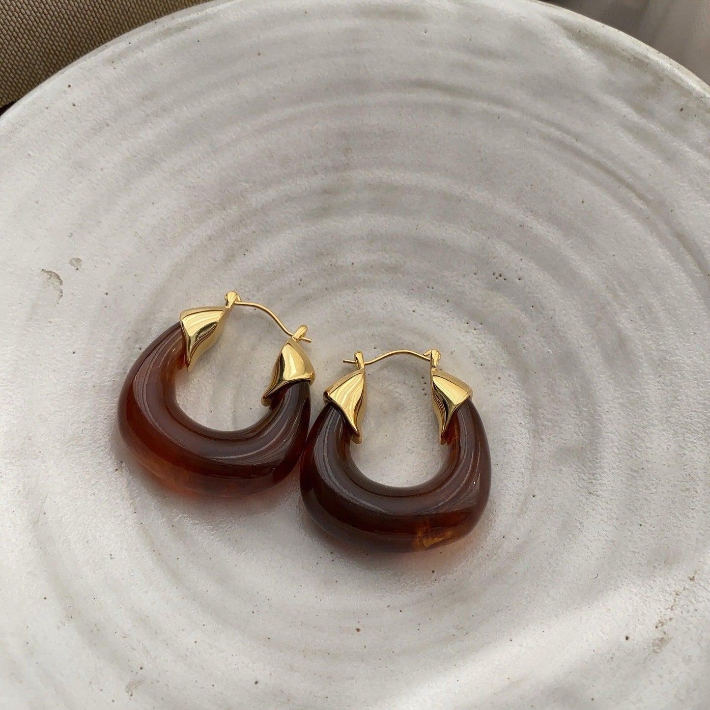 Amber European and American retro earrings