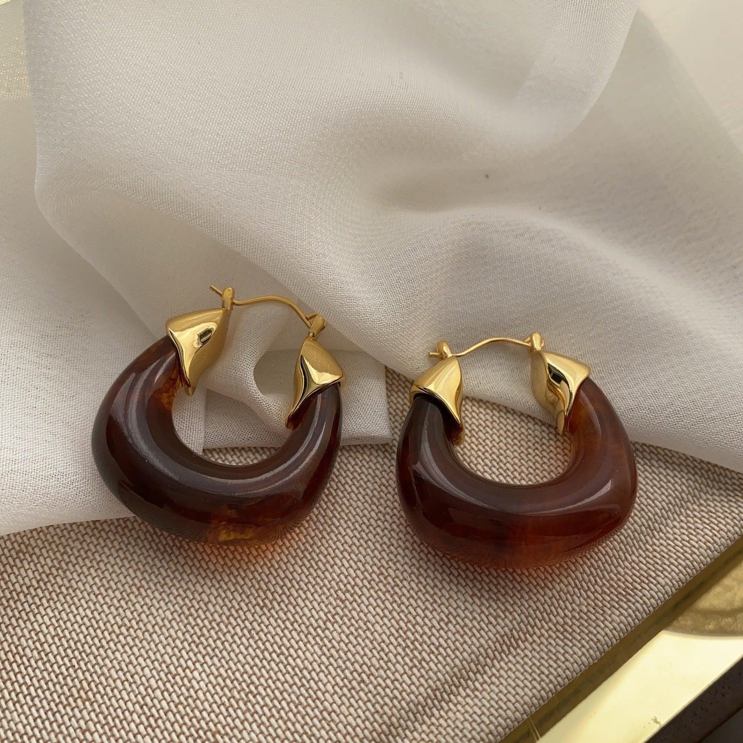 Amber European and American retro earrings